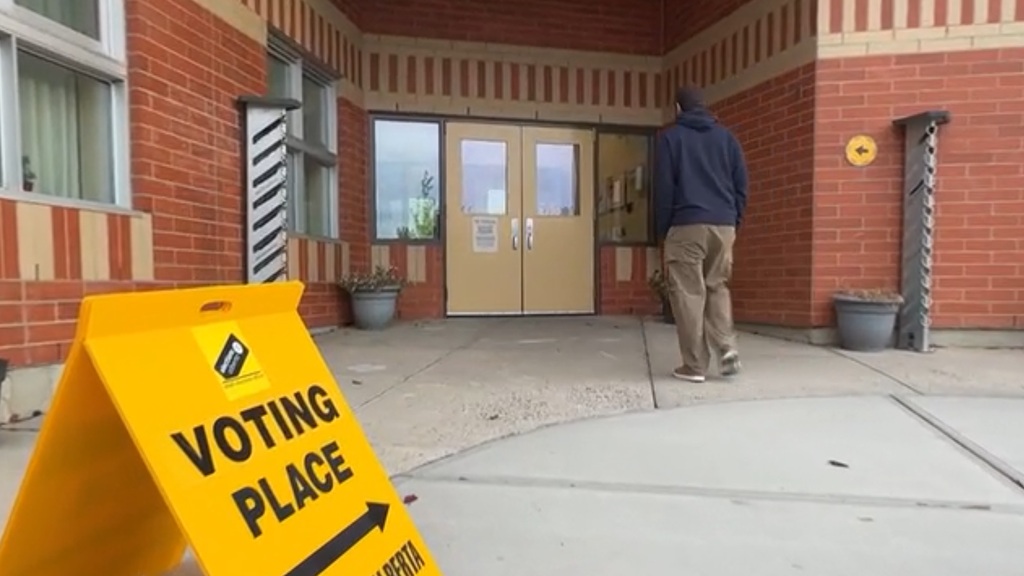<i>CTV Network via CNN Newsource</i><br/>About three quarters of voters chose to stay in Canada.